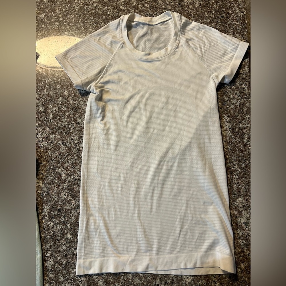 LULU LEMON TOP